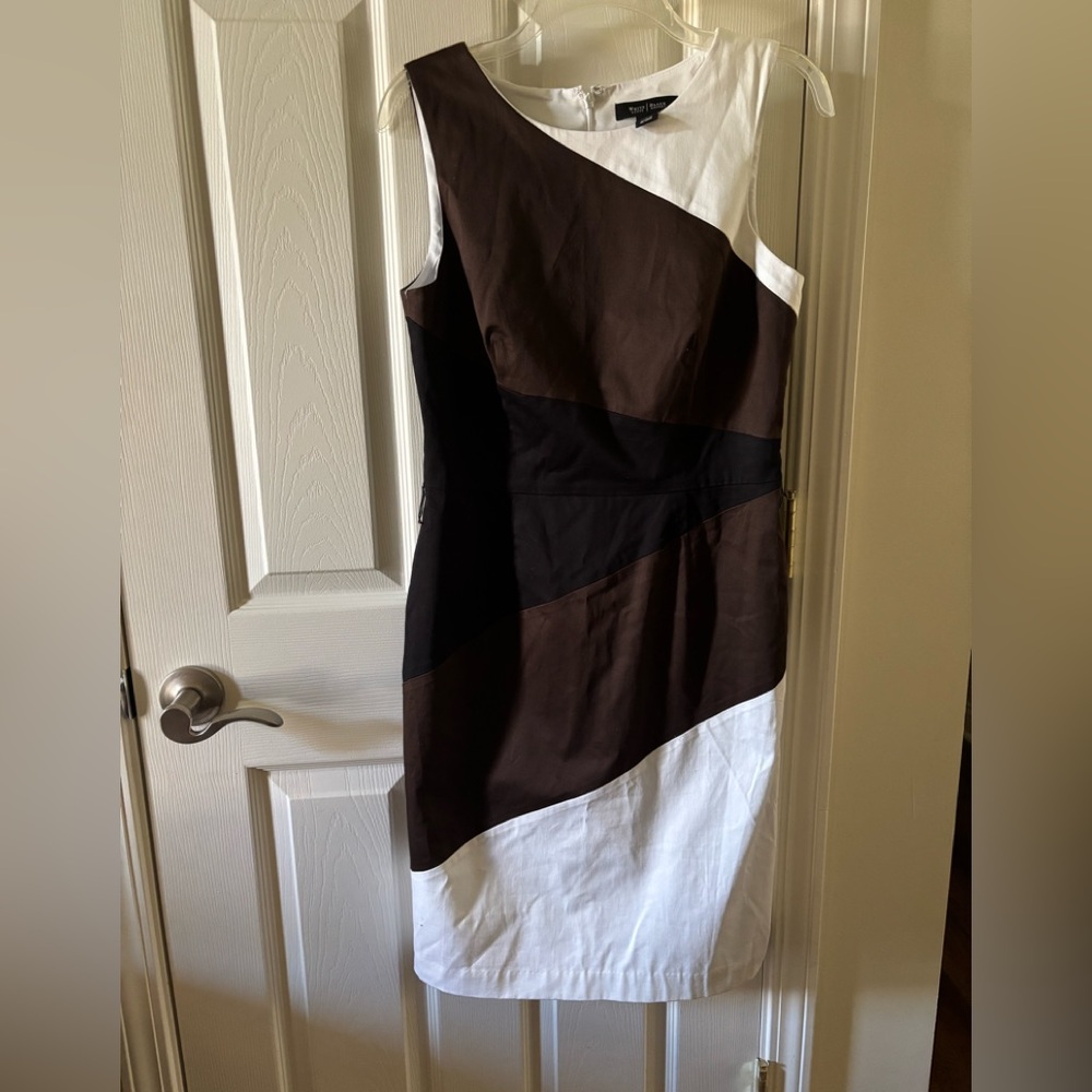 White House black market lined back zippered dress in black/white/brown size 8